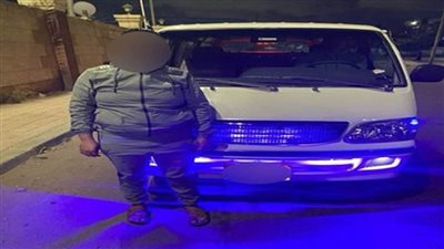 كشف ملابسات قيام سائق 