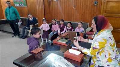 رئيس مدينة بيلا تستقبل طلاب رياض الأطفال بالمعهد الابتدائي الأزهري