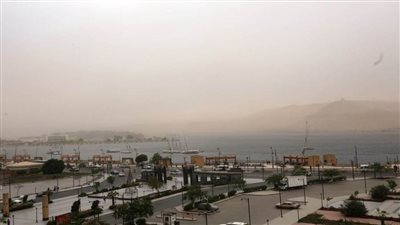 محافظ أسوان: إعلان حالة الطوارئ وإغلاق حركة الملاحة النهرية لسوء الأحوال الجوية 