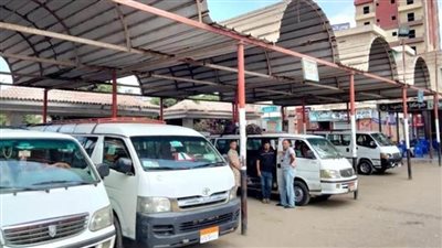 محافظ الجيزة يعتمد التعريفة الجديدة لسيارات السرفيس ويؤكد: غرامات فورية ورادعة للمخالفين