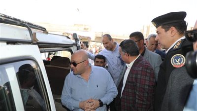 تعريفة معلنة ولافتات واستيكرات وخطوط ساخنة لتلقي شكاوى المواطنين ببني سويف