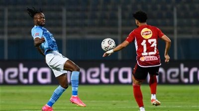 طاقم تحكيم هولندي بقيادة ماكلي يدير مباراة بيراميدز والأهلي