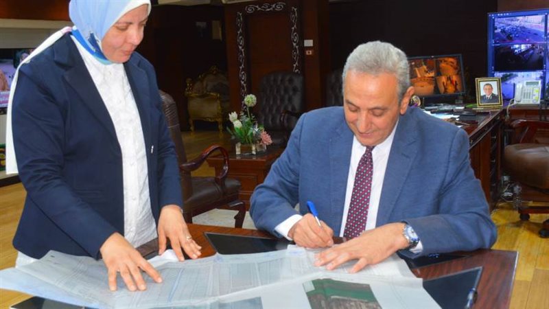 محافظ الغربية خلال