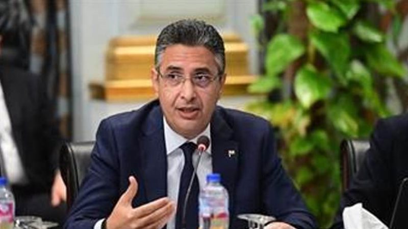 الدكتور شريف فاروق