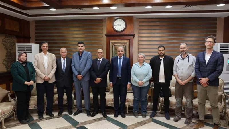 محافظ المنيا ووفد