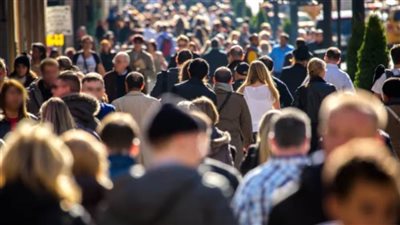 محلل كندي يكشف مؤامرة مليارديرات أمريكا لتقليص عدد سكان العالم