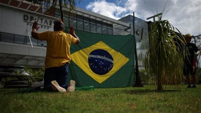 الرئيس البرازيلي السابق بالعناية المركزة متعافيا من محاولة اغتياله عام 2018