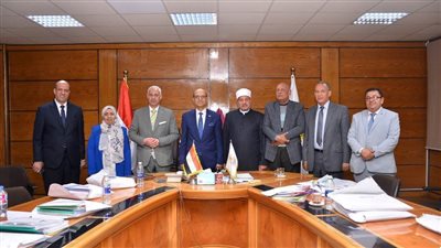 رئيس جامعة أسيوط يرأس اجتماع لجنة القيادات لاختيار مدير عام الصناديق الخاصة 