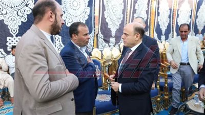 محافظ كفر الشيخ يقدم واجب العزاء في والدة مدير المتغيرات المكانية