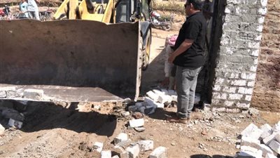 إزالة 6 حالات تعدٍ على أراضٍ زراعية وأملاك دولة بمركز الفتح في أسيوط 