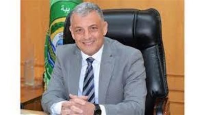 محافظ الإسماعيلية يتابع أعمال توسعة وفتح طريق الحمادات بـ