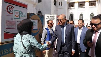 محافظ المنيا يسلم 23 جهاز عروسة مقدمة من مؤسسة «حياة كريمة» 