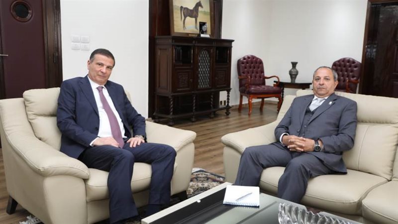 وزير الزراعة يبحث