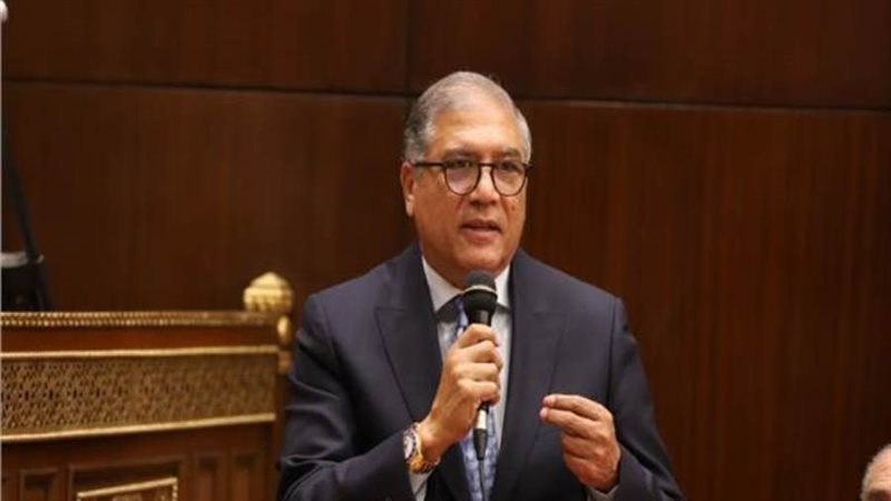 الدكتور عفت السادات