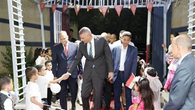  محافظ أسوان يشهد الحفل الختامي لمعرض الأنشطة التربوية والطلابية بالتربية والتعليم 