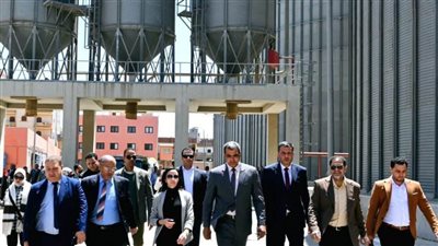 محافظ البحيرة تفتتح موسم توريد القمح وتتفقد سير العمل بصومعة زاوية غزال