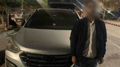 كشف ملابسات تداول مقطع فيديو بقيام شخص بقيادة سيارته واعتلاء الجزيرة الوسطى للطريق