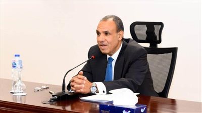 وزير الخارجية والهجرة يتابع سير خدمة التصديق البريدي