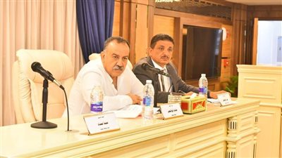 محافظ أسيوط يشدد على تكثيف الرقابة على عمليات توريد الأقماح والتسهيل على المزارعين والموردين