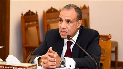 وزير الخارجية يتوجه إلى الجزائر ويلتقي بعدد من كبار المسؤولين