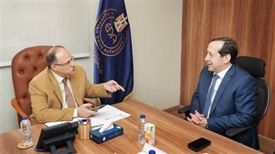 رئيس هيئة الدواء يبحث مع ممثلي شركة عالمية توطين مستحضراتها بمصر 