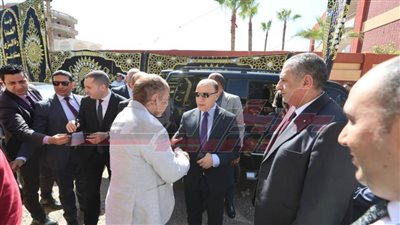 محافظ كفر الشيخ ورئيس البورصة المصرية يتفقدان القافلة الطبية المجانية بقرية شالما
