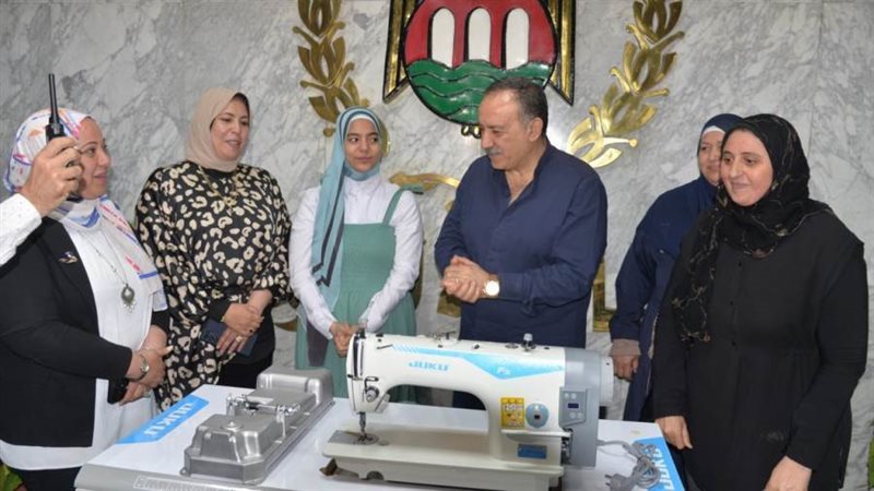 محافظ أسيوط خلال