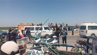 بالصور..مصرع واصابة 4 عمال زراعيين بحادث تصادم بصحراوى البحيرة