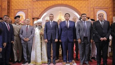 بحضور محافظ السويس.. رئيس جامعة السويس يقدم التهنئة للإخوة الأقباط بعيد القيامة المجيد 