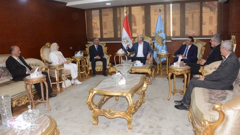 محافظ الغربية خلال