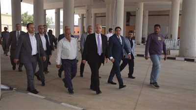محافظ بني سويف يتفقد الأعمال النهائية بمجمع مواقف السيارات أسفل محور عدلي منصور