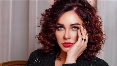 عاجل.. سلاف فواخرجي تُكرّم في مصر بعد قرار شطبها من النقابة السورية