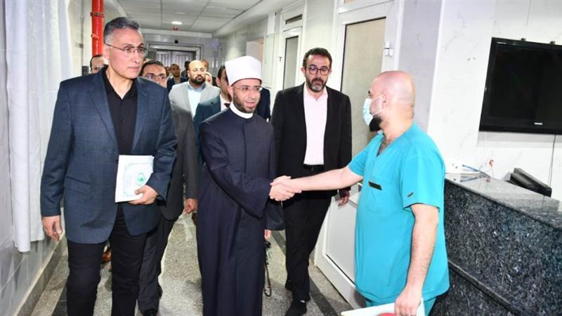 وزير الأوقاف يتفقد