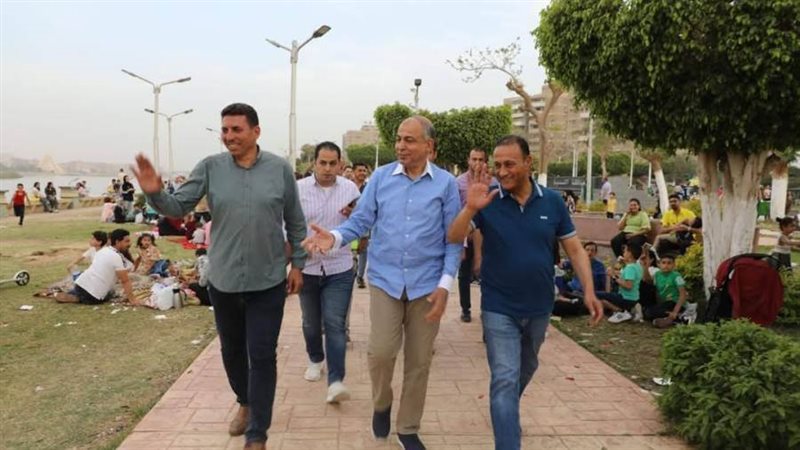 محافظ المنيا خلال