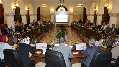 مجلس الدراسات العليا والبحوث يناقش عددا من الاتفاقيات الدولية والموضوعات البحثية المتعلقة بالعملية التعليمية بجامعة الإسكندرية