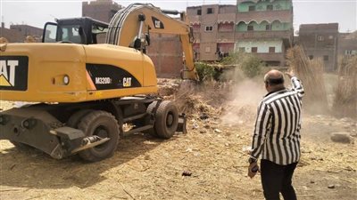 إزالة 21 حالة تعدٍ على أراضٍ زراعية وأملاك دولة بمركزي البداري ومنفلوط