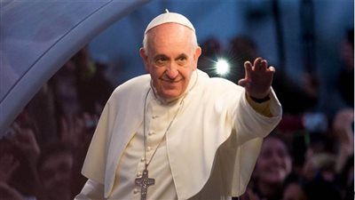 رئيس الوفد يقدم التعازي لبطريرك الأقباط الكاثوليك في وفاة بابا الفاتيكان