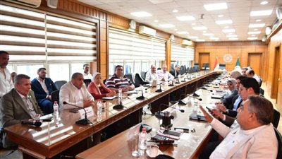 محافظ الدقهلية يستعرض تصميمات تنفيذ حديقة الحيوان بالمنصورة 