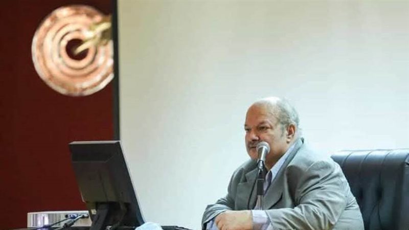 الكاتب الصحفي محمد