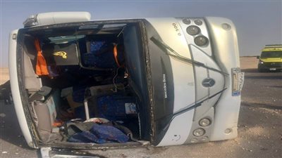 محافظ أسوان يوجه لتقديم لرعاية الطبية لـ50 مصابًا سودانيًا فى حادث انقلاب أتوبيس للركاب