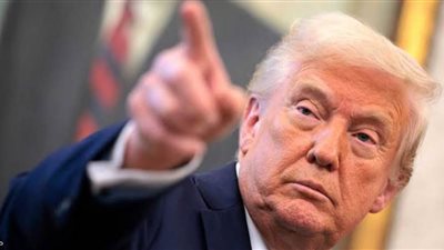 ترامب يُعصف بالدولار: أسوأ أداء في أول 100 يوم رئاسي منذ نيكسون