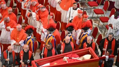 تشييع جنازة البابا فرنسيس بمشاركة عدد من قادة العالم و200 ألف شخص