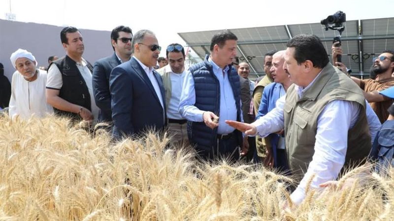 وزير الزراعة يفتتح