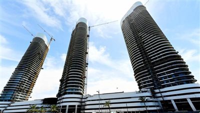 وزيرالإسكان يتفقد كومبوند 