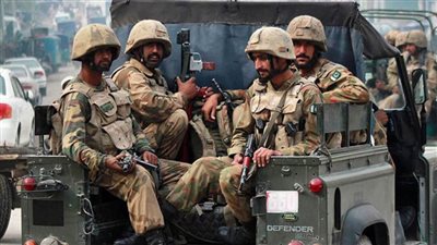 الجيش الباكستاني يقضي على 15 إرهابيًا