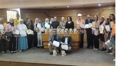 معرض للفنون التشكيلية بمناسبة عيد العمال