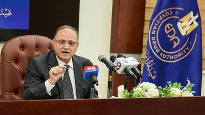رئيس هيئة الدواء يناقش تعزيز توافر الماركات العالمية لمستحضرات التجميل بالسوق المصرية