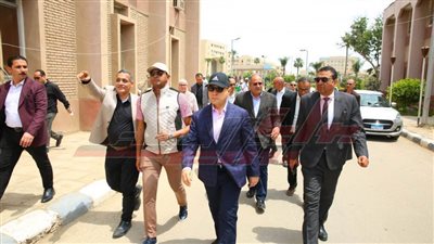 محافظ كفر الشيخ ووزير زراعة مدغشقر يتفقدان مركز غربلة تقاوي الأرز بـ«سخا»