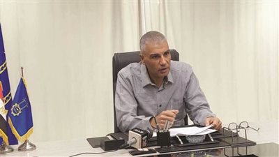  محافظ أسوان يعلن عن توقف الدراسة غداً بجميع مدارس المحافظة لسوء الأحوال الجوية 