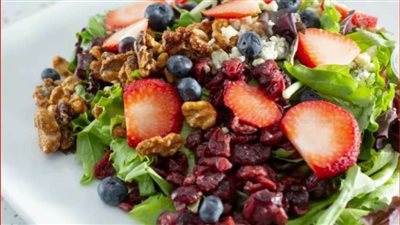 عاجل.. علماء يكشفون عن وجبة خفيفة قد تقلل من خطر الإصابة بسرطان القولون